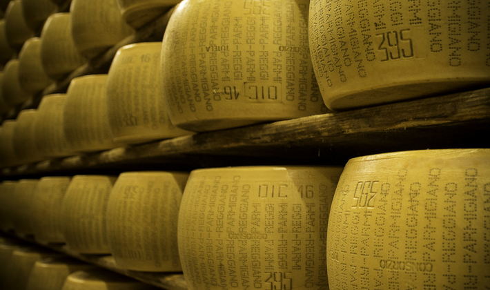 Parmigiano Reggiano cheese factory Tour and Tasting